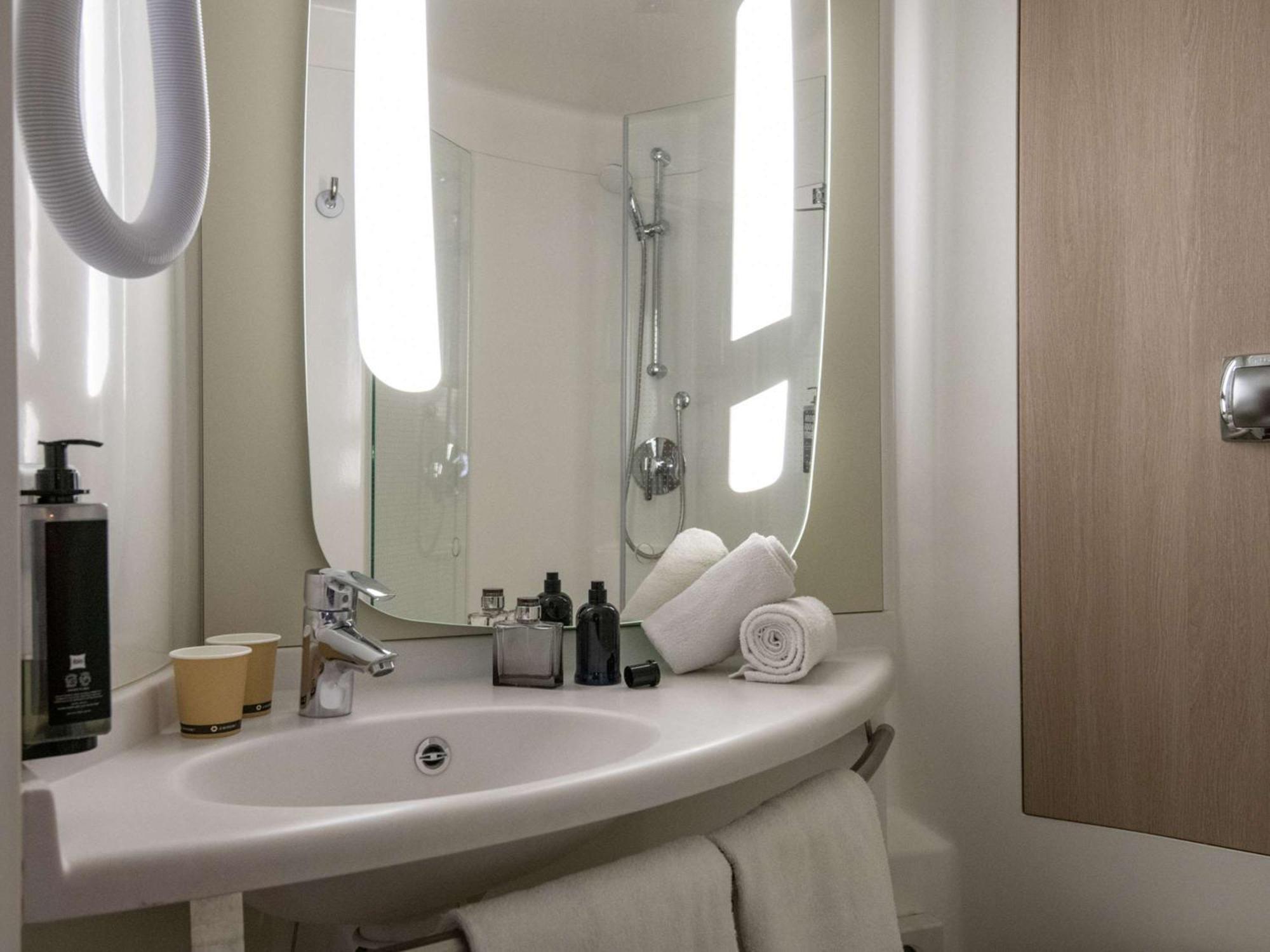 Ibis Golfe De Saint-Tropez Otel Cogolin Dış mekan fotoğraf