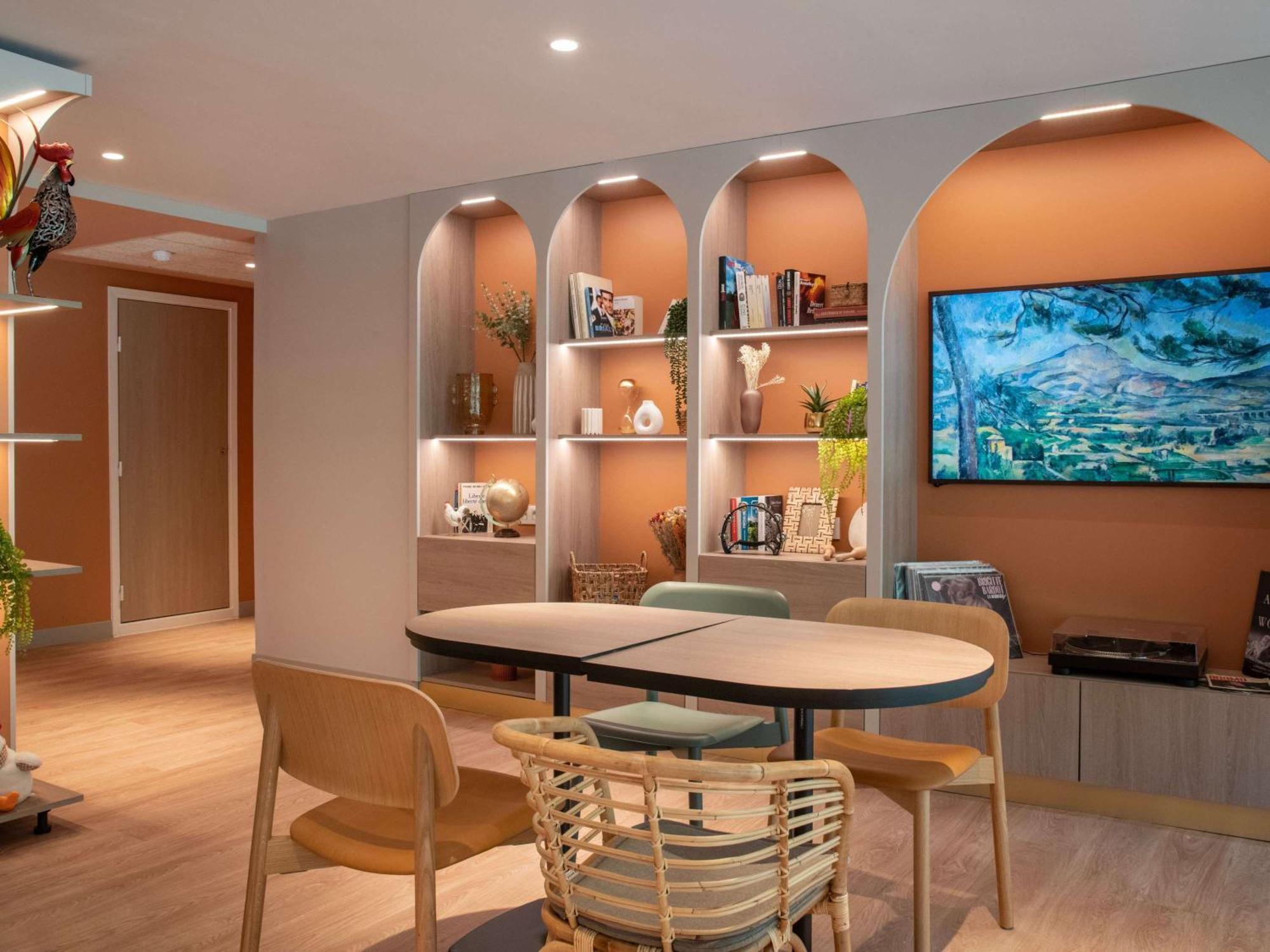 Ibis Golfe De Saint-Tropez Otel Cogolin Dış mekan fotoğraf