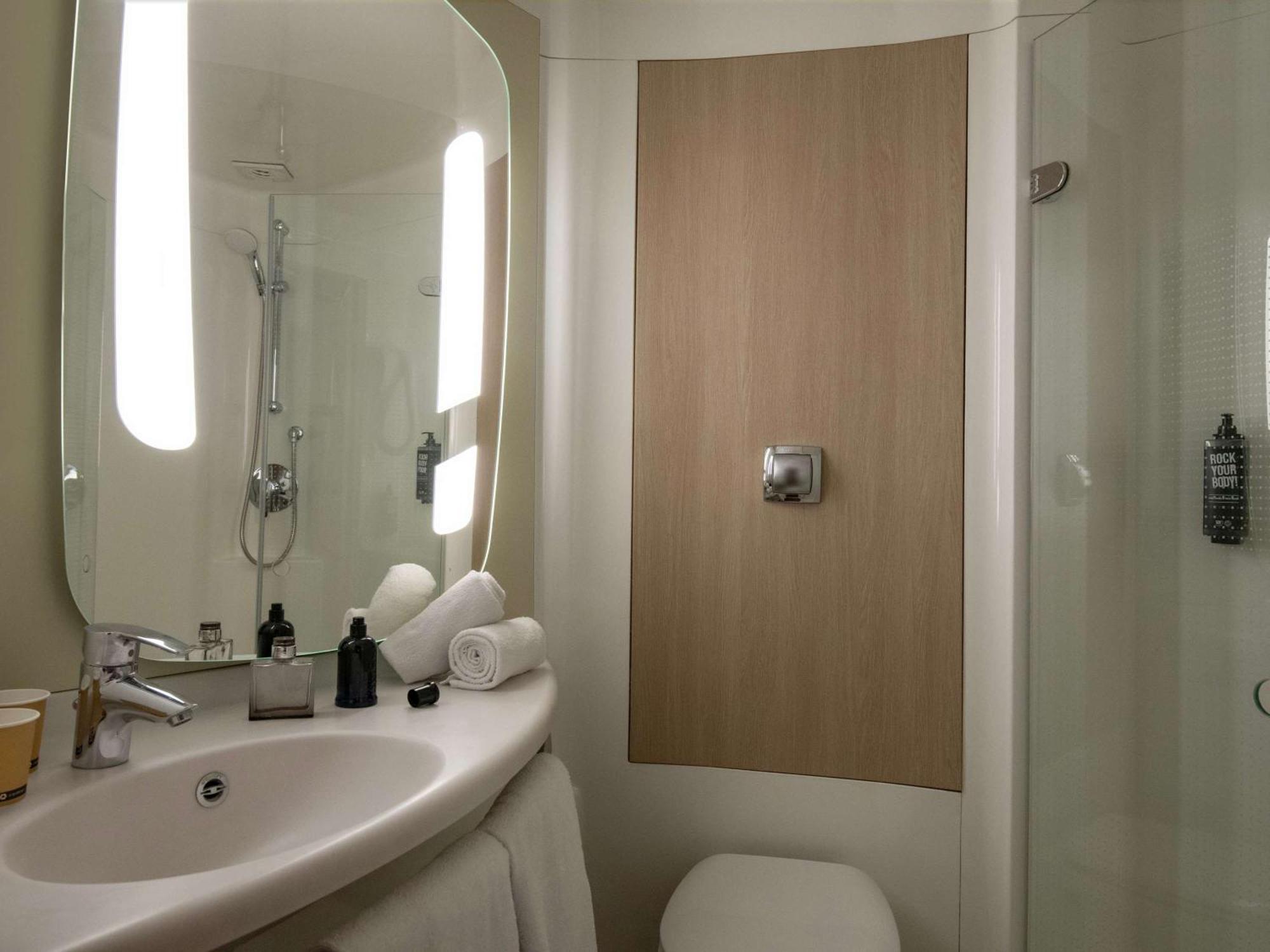 Ibis Golfe De Saint-Tropez Otel Cogolin Dış mekan fotoğraf
